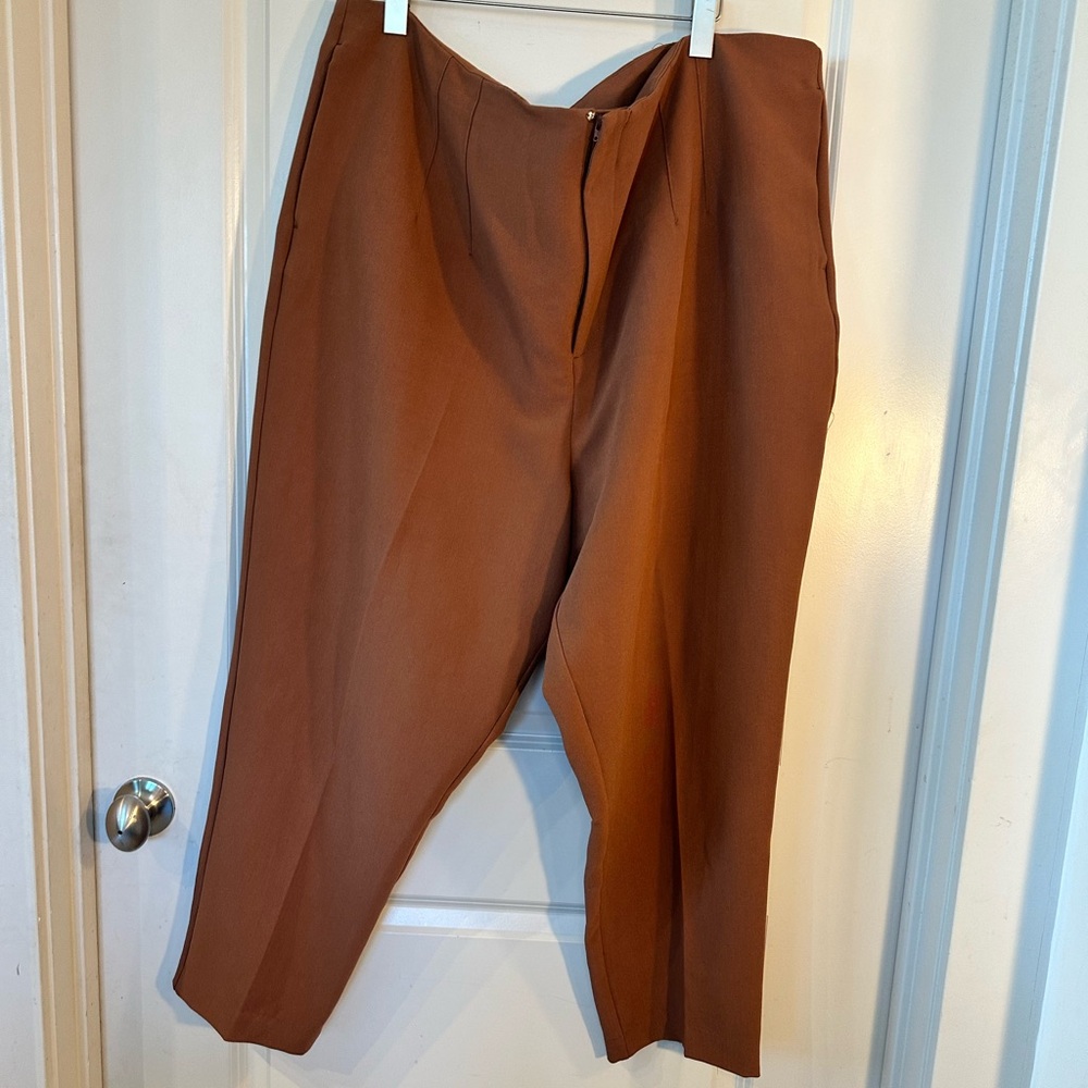 ELOQUII Brown Solid Twill Slim High Pin Tuck Flat Front Straight Leg Pants, 24
